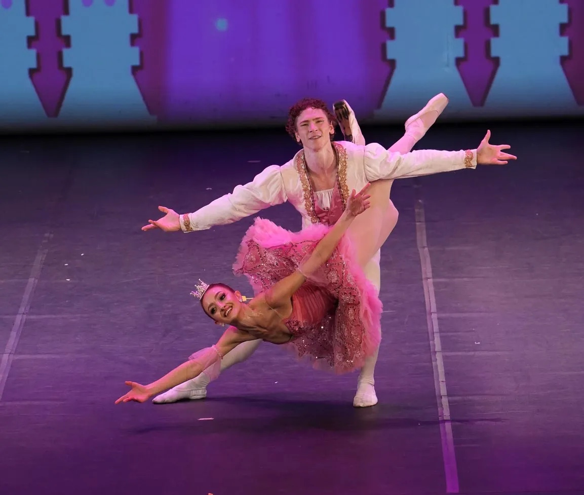 Sugar Plum Fairy fish dive at Ballet San Antonio